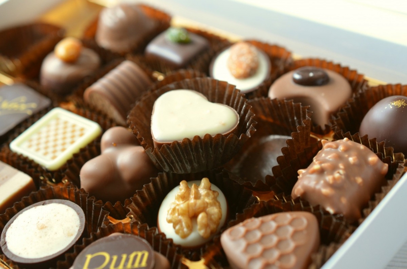 chocolaterie-ST SAUVEUR SUR TINEE-min_chocolates_food_candy_calories_nibble_chocolate_heart-782043